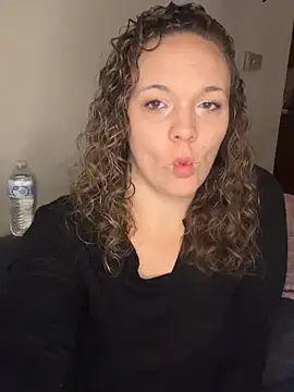 Snapshot of AuroraSummers chatting on 02.22.25 AuroraSummers online show from 02.22.25