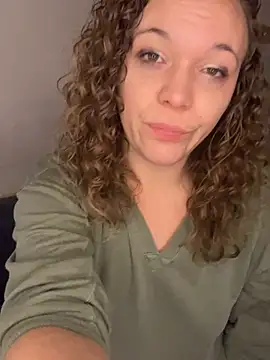 Snapshot of AuroraSummers chatting on 02.26.25 AuroraSummers online show from 02.26.25