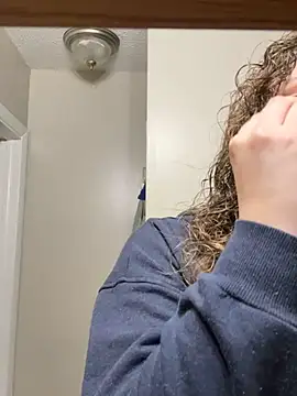 Snapshot of AuroraSummers chatting on 03.10.25 AuroraSummers online show from 03.10.25