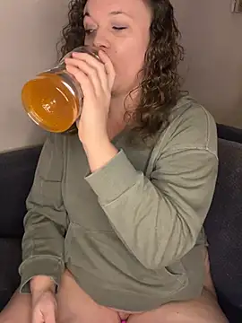 Snapshot of AuroraSummers chatting on 03.13.25 AuroraSummers online show from 03.13.25