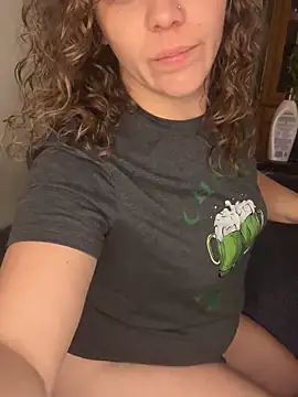 Snapshot of AuroraSummers chatting on 03.18.25 AuroraSummers online show from 03.18.25