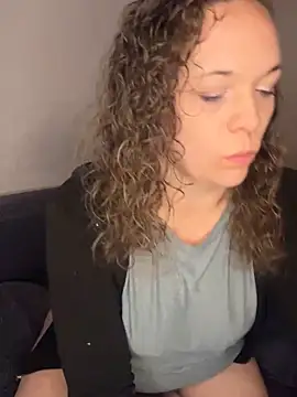 Snapshot of AuroraSummers chatting on 03.21.25 AuroraSummers online show from 03.21.25