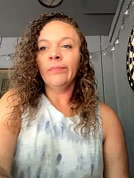 Snapshot of AuroraSummers chatting on 09.08.25 AuroraSummers online show from 09.08.25