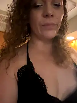 Snapshot of AuroraSummers chatting on 09.12.25 AuroraSummers online show from 09.12.25