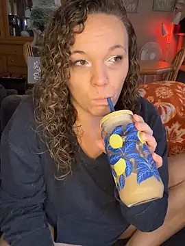 Snapshot of AuroraSummers chatting on 10.14.25 AuroraSummers online show from 10.14.25