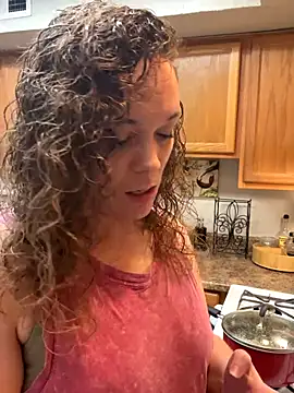 Snapshot of AuroraSummers chatting on 10.19.25 AuroraSummers online show from 10.19.25