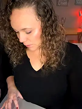 Snapshot of AuroraSummers chatting on 11.03.25 AuroraSummers online show from 11.03.25