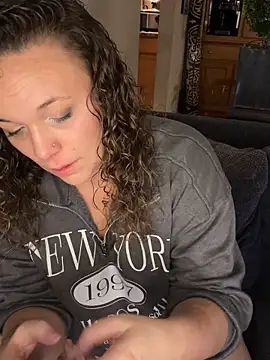 Snapshot of AuroraSummers chatting on 11.13.25 AuroraSummers online show from 11.13.25