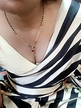 Diya 143 online show from 10.17.25