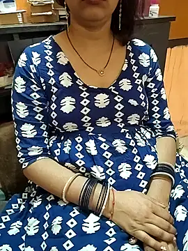 Snapshot of Diya_143 chatting on 04.21.26 Diya 143 online show from 04.21.26