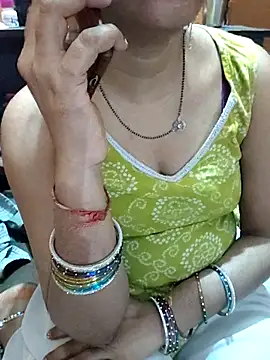 Snapshot of Diya_143 chatting on 04.23.26 Diya 143 online show from 04.23.26
