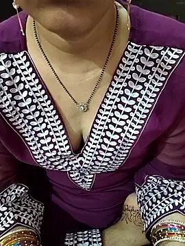 Snapshot of Diya_143 chatting on 04.26.26 Diya 143 online show from 04.26.26
