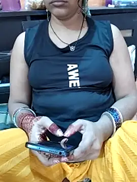 Snapshot of Diya_143 chatting on 04.27.26 Diya 143 online show from 04.27.26