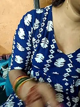 Snapshot of Diya_143 chatting on 05.13.26 Diya 143 online show from 05.13.26