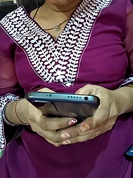Snapshot of Diya_143 chatting on 05.21.26 Diya 143 online show from 05.21.26
