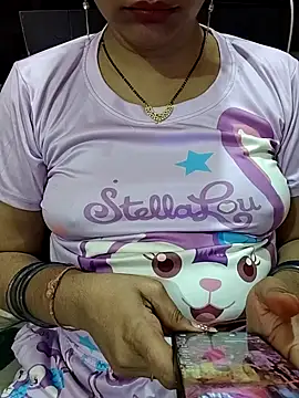 Snapshot of Diya_143 chatting on 06.13.26 Diya 143 online show from 06.13.26