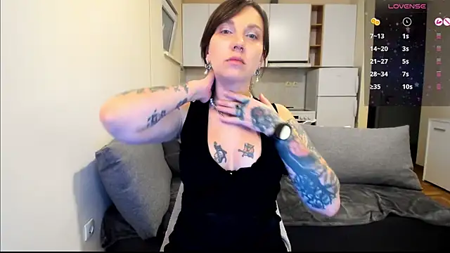 StacyTigerr online show from 03.11.25