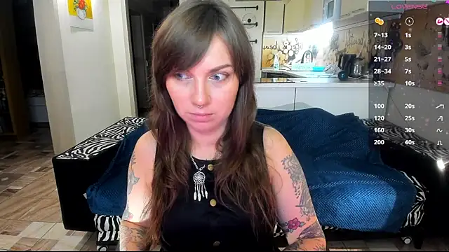 StacyTigerr online show from 11.10.25