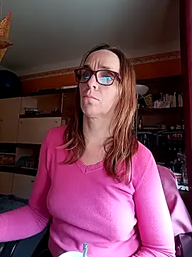 Dettybitch40 online show from 10.25.25