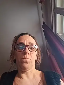 Dettybitch40 online show from 11.30.25