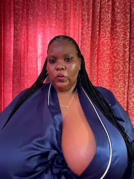 Snapshot of Michyboldy chatting on 10.15.25 Michyboldy online show from 10.15.25