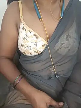 Snapshot of Tamil-hotwife chatting on 06.18.26 Tamil-hotwife online show from 06.18.26