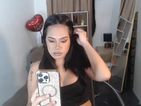 Snapshot of FrancineGarcia chatting on 06.23.26 FrancineGarcia online show from 06.23.26