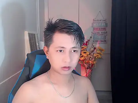 khael moreno online show from 11.13.25