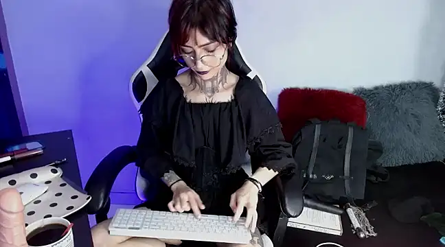 Snapshot of Ardat_Lili69 chatting on 01.31.25 Ardat Lili69 online show from 01.31.25