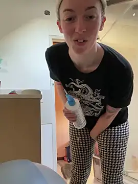 Snapshot of Daisy_Michto_Officiel chatting on 02.04.25 Daisy Michto Officiel online show from 02.04.25