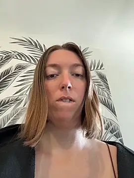 Snapshot of Daisy_Michto_Officiel chatting on 06.09.26 Daisy Michto Officiel online show from 06.09.26