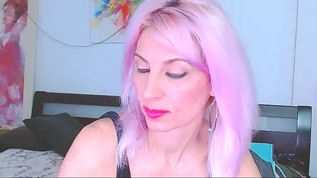 HoneyLara online show from 03.05.25