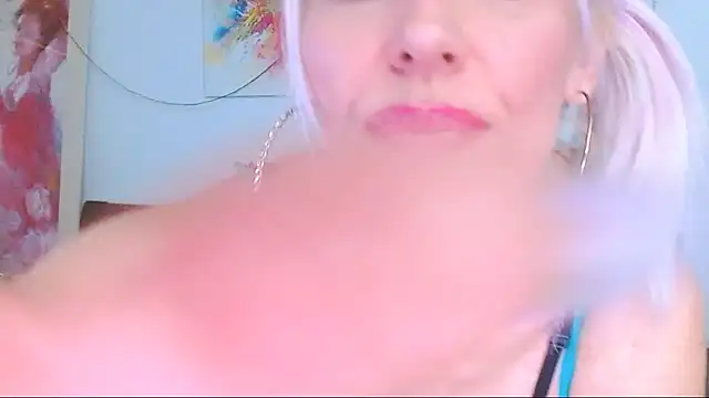 HoneyLara online show from 03.09.25