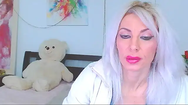 HoneyLara online show from 02.14.26