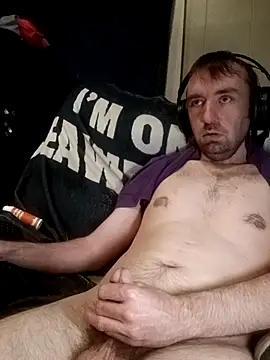 Snapshot of ShadowyTube chatting on 04.16.26 ShadowyTube online show from 04.16.26