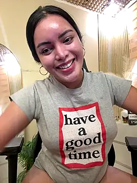 HotstuffCherrySummer online show from 11.05.25