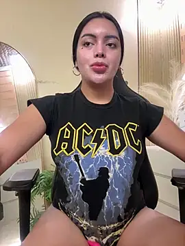 HotstuffCherrySummer online show from 11.16.25