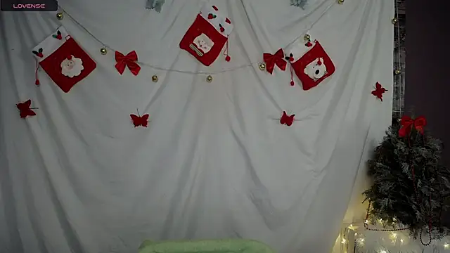 MaryEm976 online show from 12.22.24