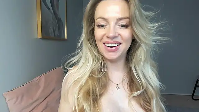 Snapshot of BelieveinEmliy chatting on 02.05.25 BelieveinEmliy online show from 02.05.25