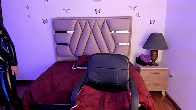 cristie ortiz online show from 02.04.25