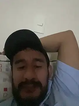 Snapshot of Cloudy_pigDude chatting on 05.18.26 Cloudy pigDude online show from 05.18.26