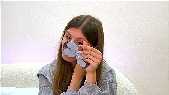 LillianKim online show from 09.09.25