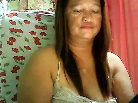 Snapshot of hott_scarlett chatting on 04.25.26 hott scarlett online show from 04.25.26
