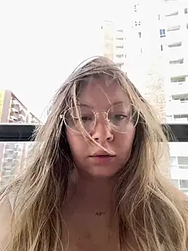 Snapshot of Darling_XXX chatting on 07.17.26 Darling XXX online show from 07.17.26