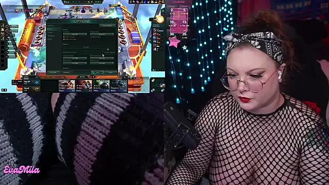 Snapshot of evamila chatting on 04.28.26 evamila online show from 04.28.26