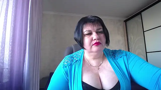 Snapshot of JuicyLady_Di chatting on 03.07.25 JuicyLady Di online show from 03.07.25