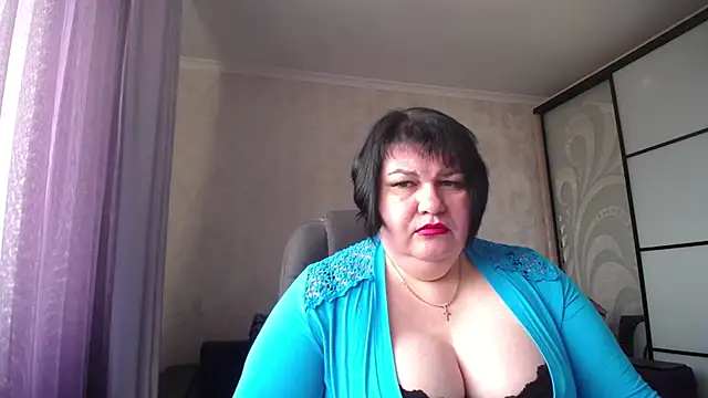 Snapshot of JuicyLady_Di chatting on 03.23.25 JuicyLady Di online show from 03.23.25
