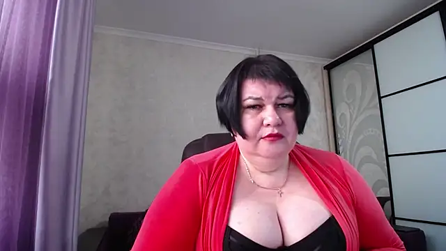 JuicyLady Di online show from 10.28.25