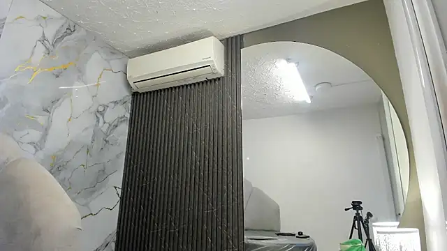 Katemoss70 online show from 02.28.25