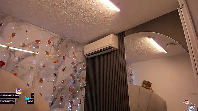 Katemoss70 online show from 12.22.25